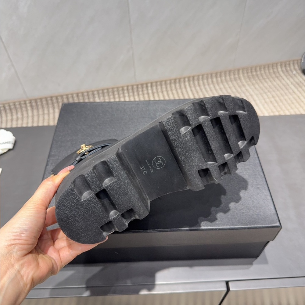 Chanel back boots - Picture 6 of 6